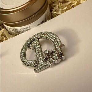 Silver-toned Fashion Jewellery Brooch embellished with rhinestones